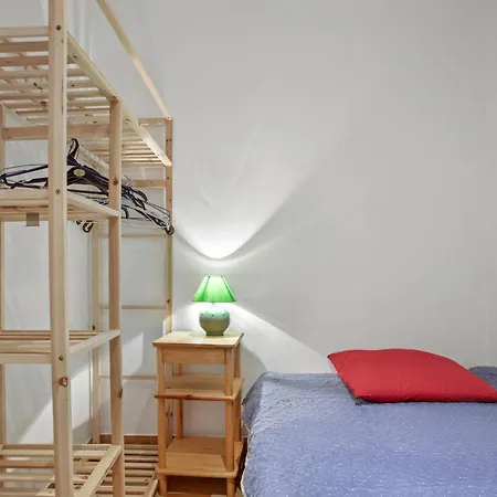 Proche Ле-Лаванду