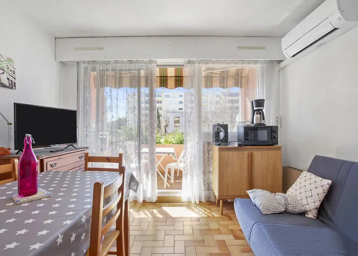 Proche Ле-Лаванду